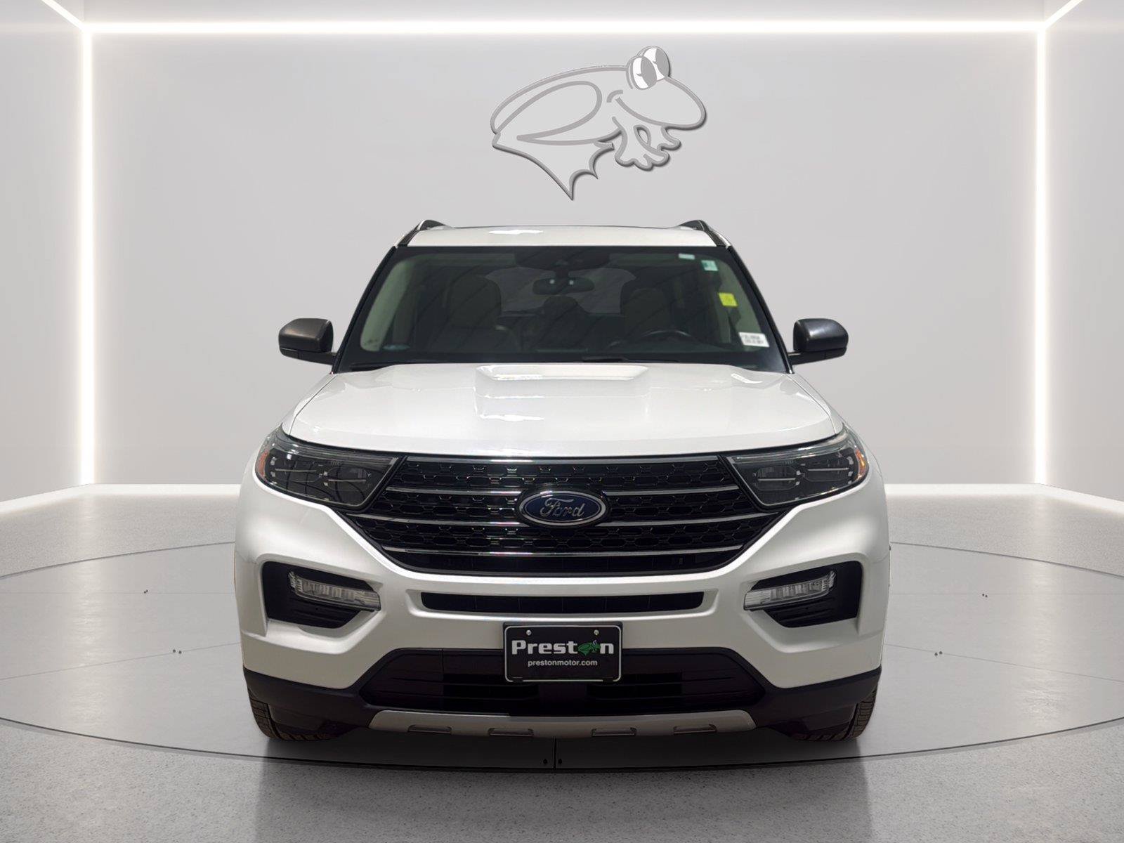 Used 2021 Ford Explorer XLT w/ Equipment Group 202A AWD/4WD image 8