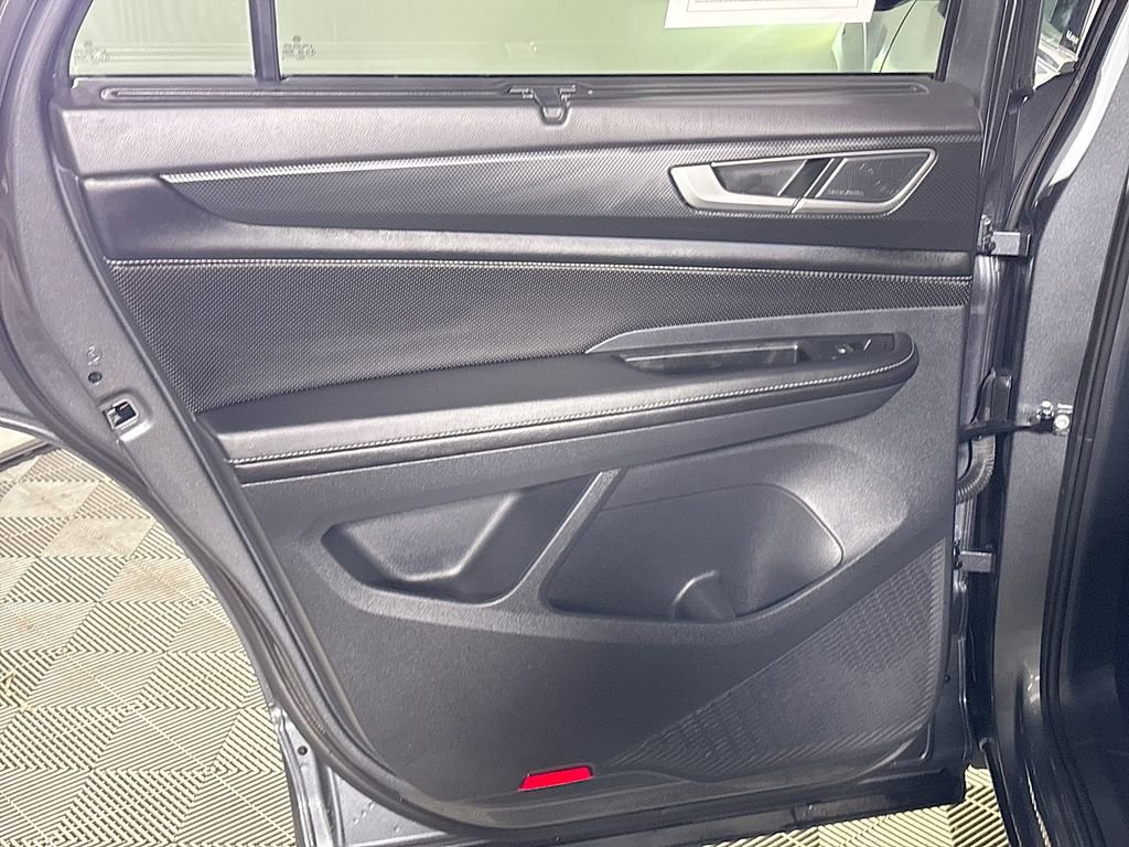 Certified 2024 Volkswagen Atlas Cross Sport SEL Premium R-Line image 20