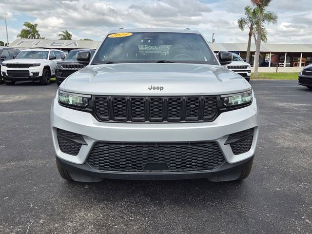 Certified 2024 Jeep Grand Cherokee Altitude image 2