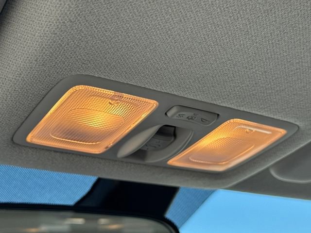 Certified 2025 Hyundai Venue SEL image 29