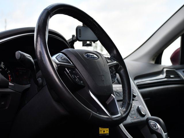 Used 2015 Ford Fusion SE w/ Equipment Group 201A image 10