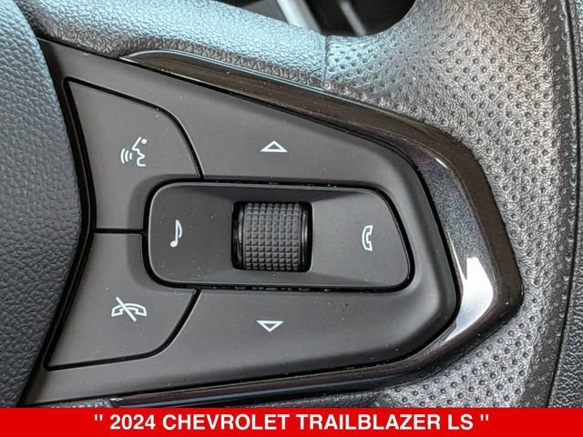 Used 2024 Chevrolet TrailBlazer LS AWD/4WD image 19