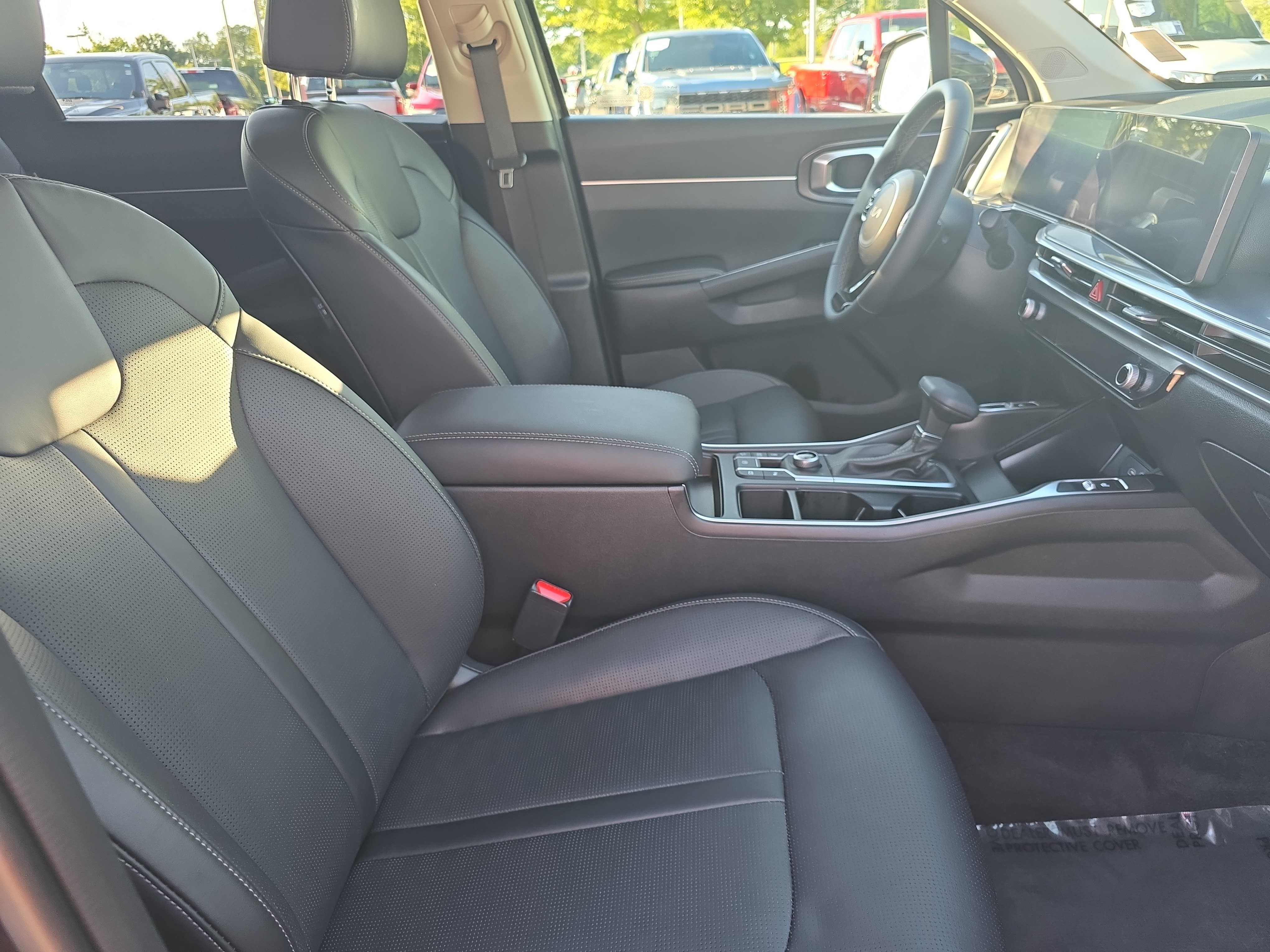 Used 2025 Kia Sorento S AWD/4WD image 10
