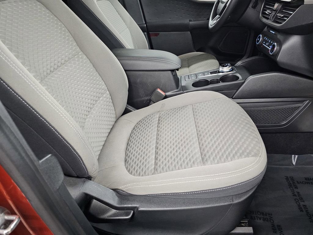 Used 2020 Ford Escape SE FWD image 19