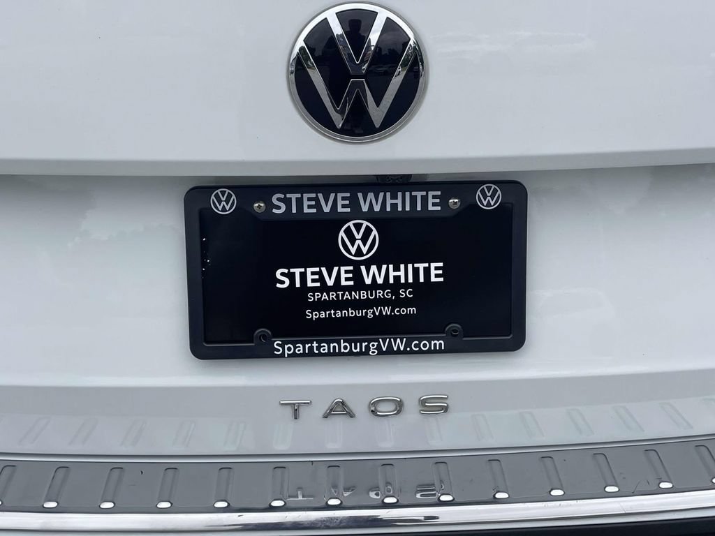 Certified 2023 Volkswagen Taos SE FWD image 9
