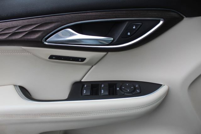 Used 2022 Buick Envision Avenir w/ Technology Package II FWD image 37