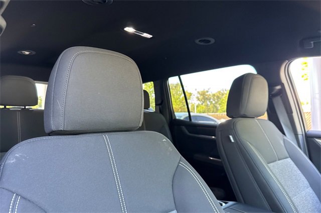 Used 2025 GMC Acadia Elevation image 17