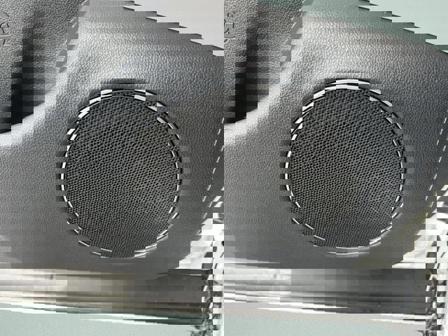 Used 2026 Genesis GV70 2.5T Select image 24