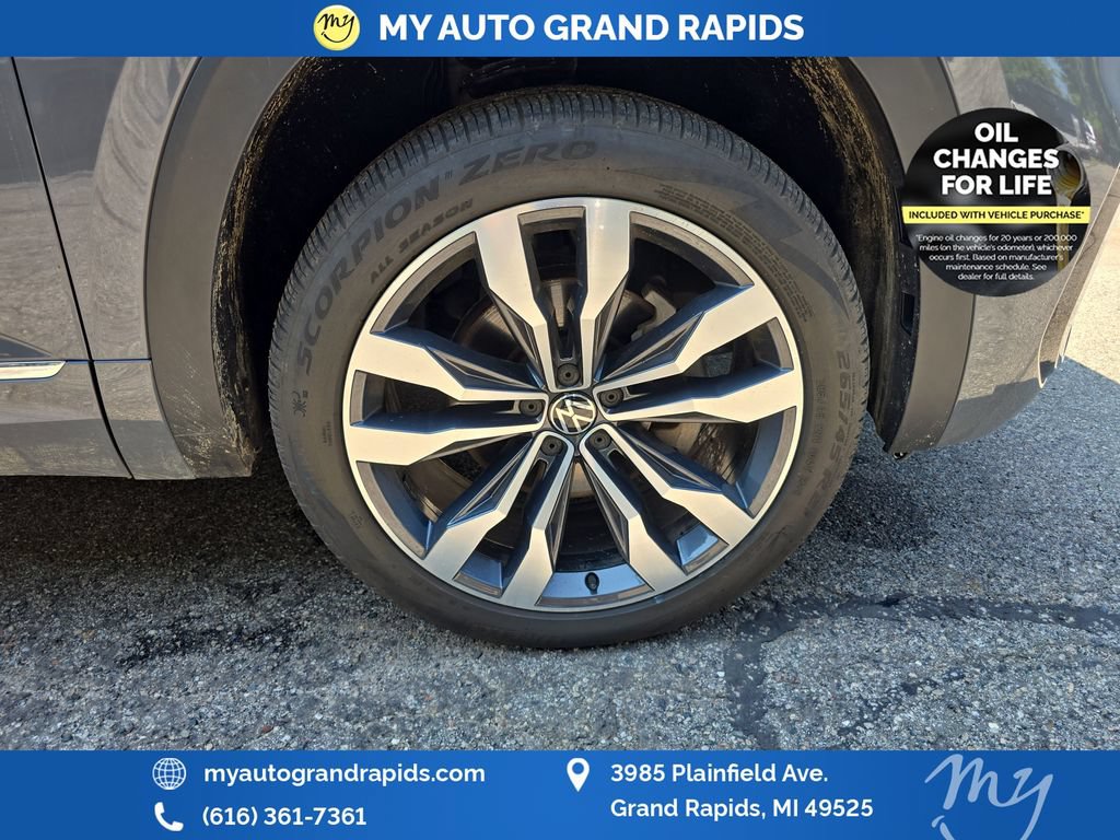 Used 2022 Volkswagen Atlas Cross Sport SEL Premium R-Line AWD/4WD image 38