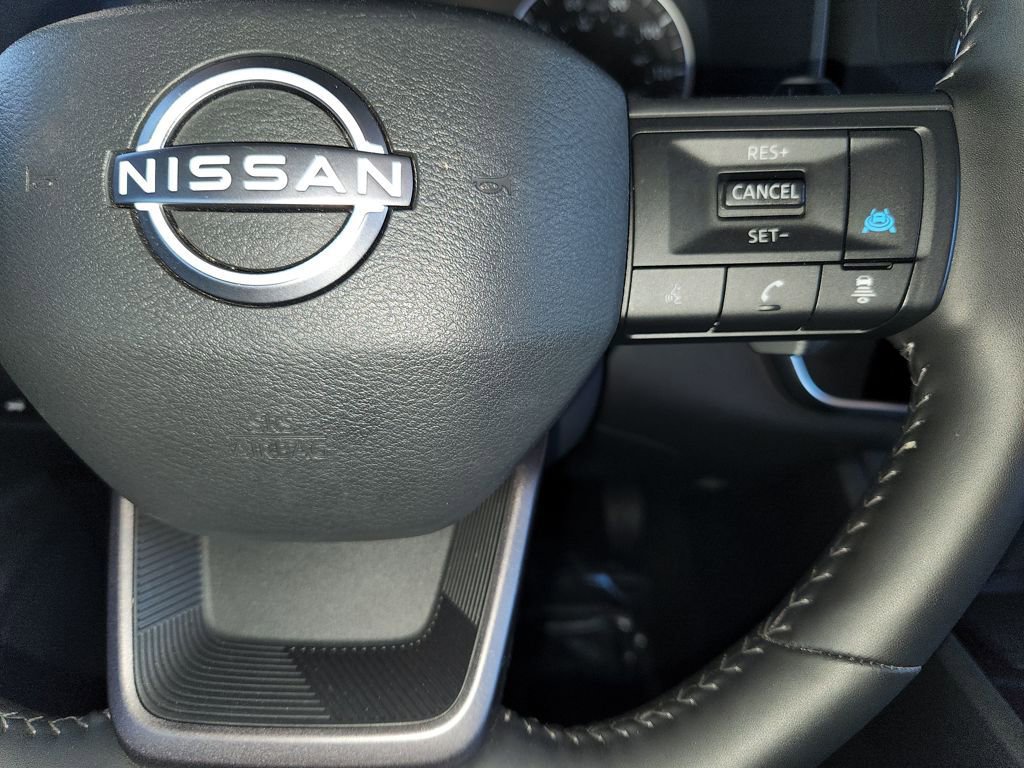 Used 2025 Nissan Rogue SV AWD/4WD image 24