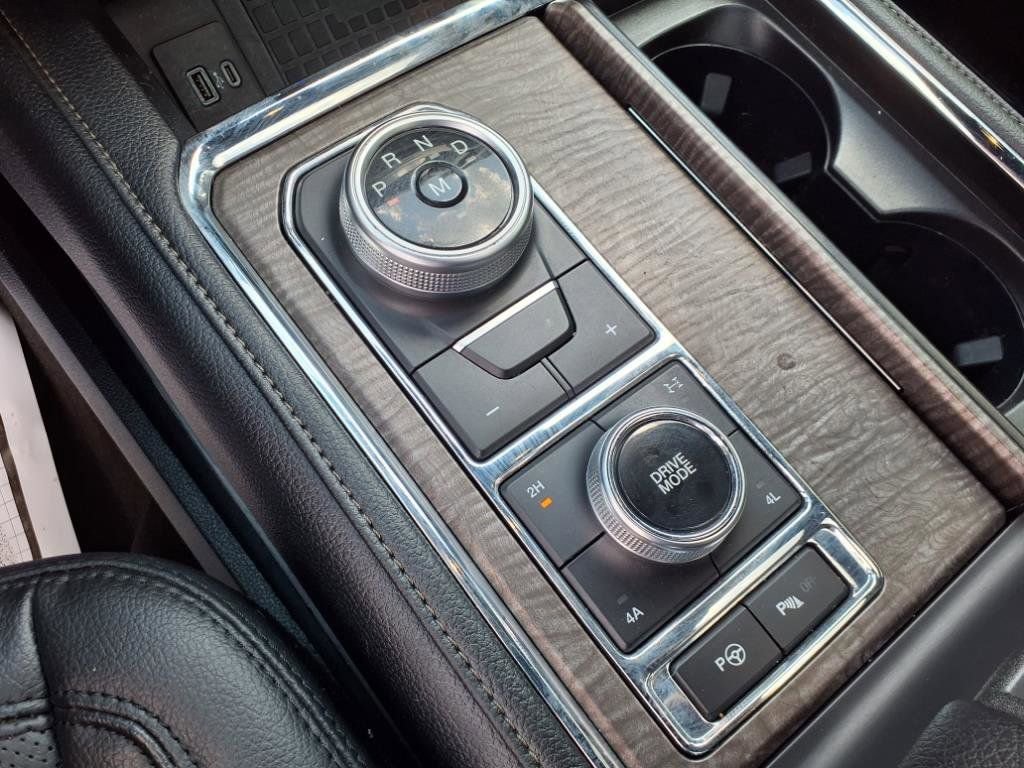 Used 2021 Ford Expedition Limited image 19