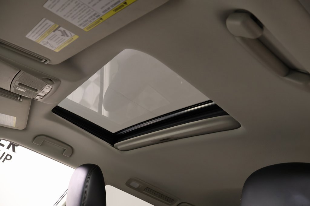 Used 2019 Nissan Armada SL w/ Premium Package image 17