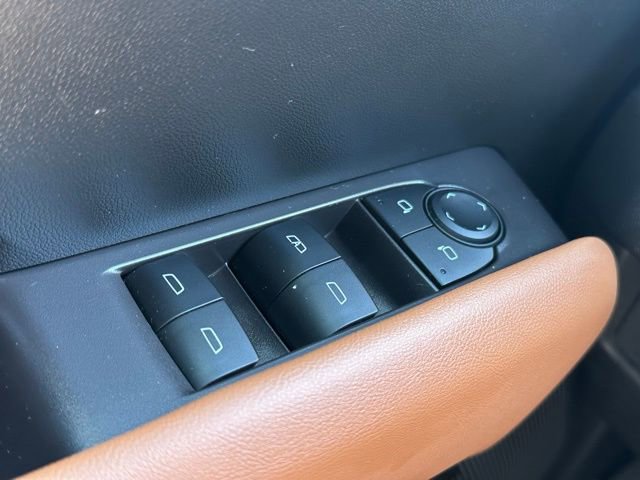 Used 2024 GMC Canyon AT4 w/ AT4 Premium Package AWD/4WD image 18