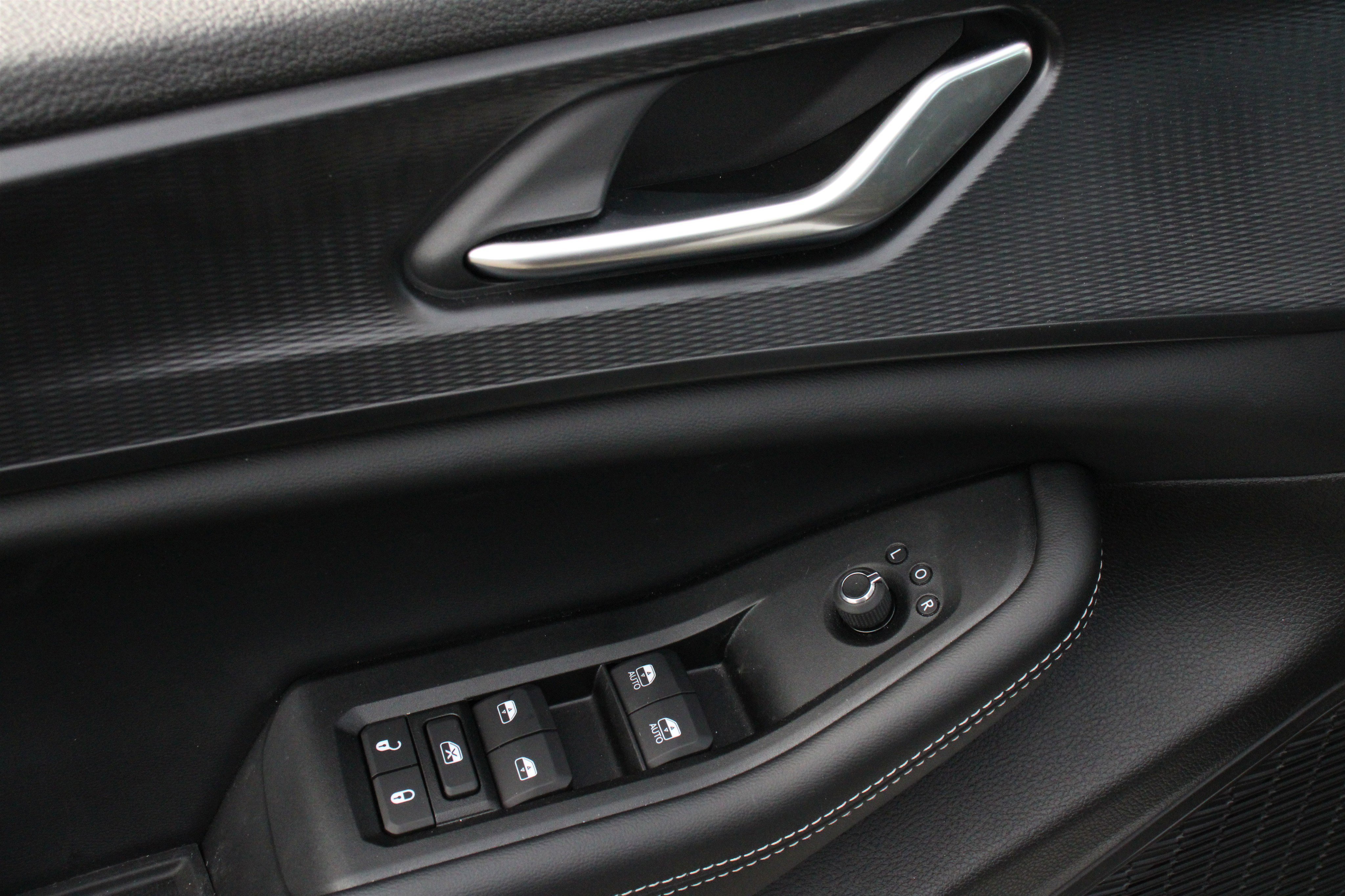 New 2025 Jeep Grand Cherokee Laredo w/ MOPAR Finishing Package image 7