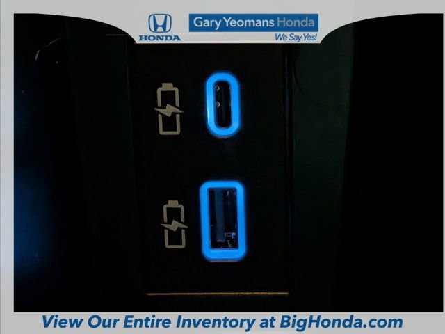 Used 2023 Toyota Sienna XLE image 28