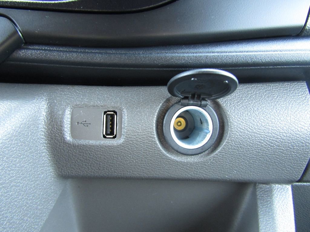 Used 2024 Ford E-Transit 148 Medium Roof image 30