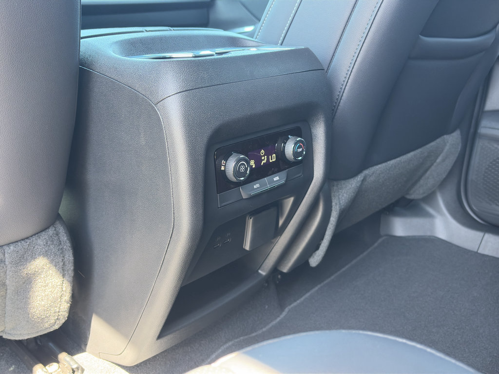 New 2026 Chevrolet Traverse LT w/ Midnight/Sport Edition AWD/4WD image 27