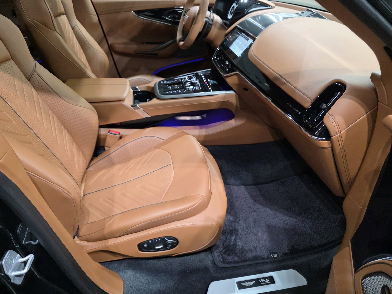 New 2026 Aston Martin DBX S image 25