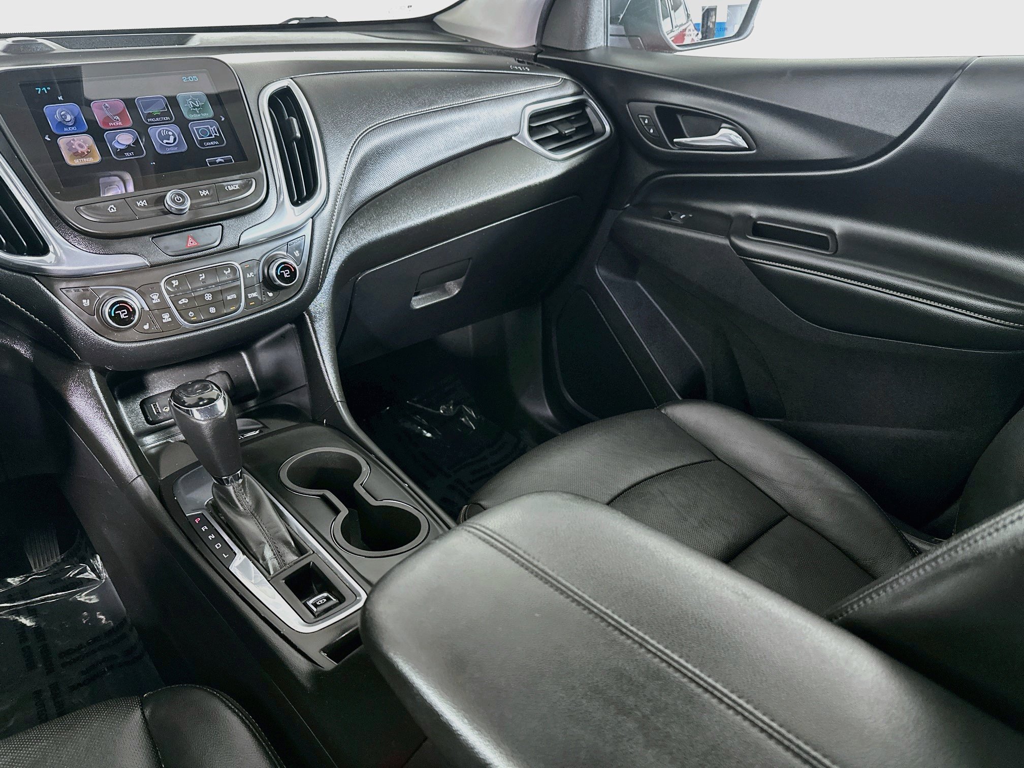 Used 2018 Chevrolet Equinox Premier FWD image 21