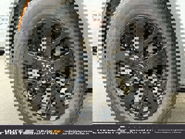 Used 2023 Kia Sorento S image 11