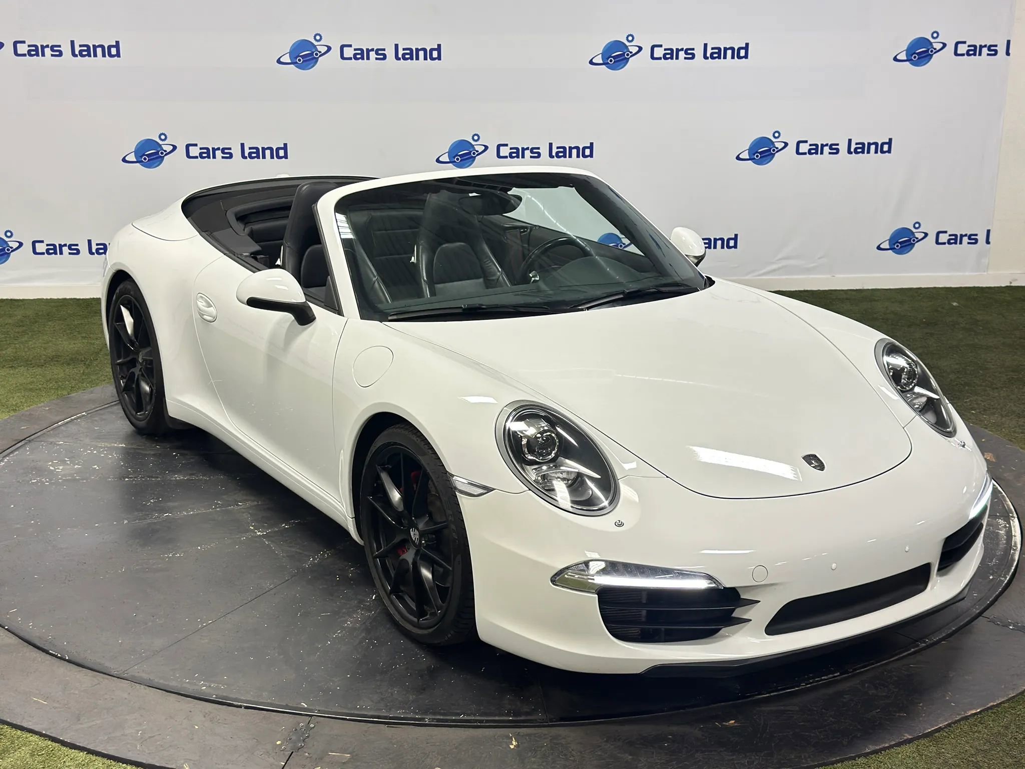 Used 2015 Porsche 911 Carrera S RWD image 9