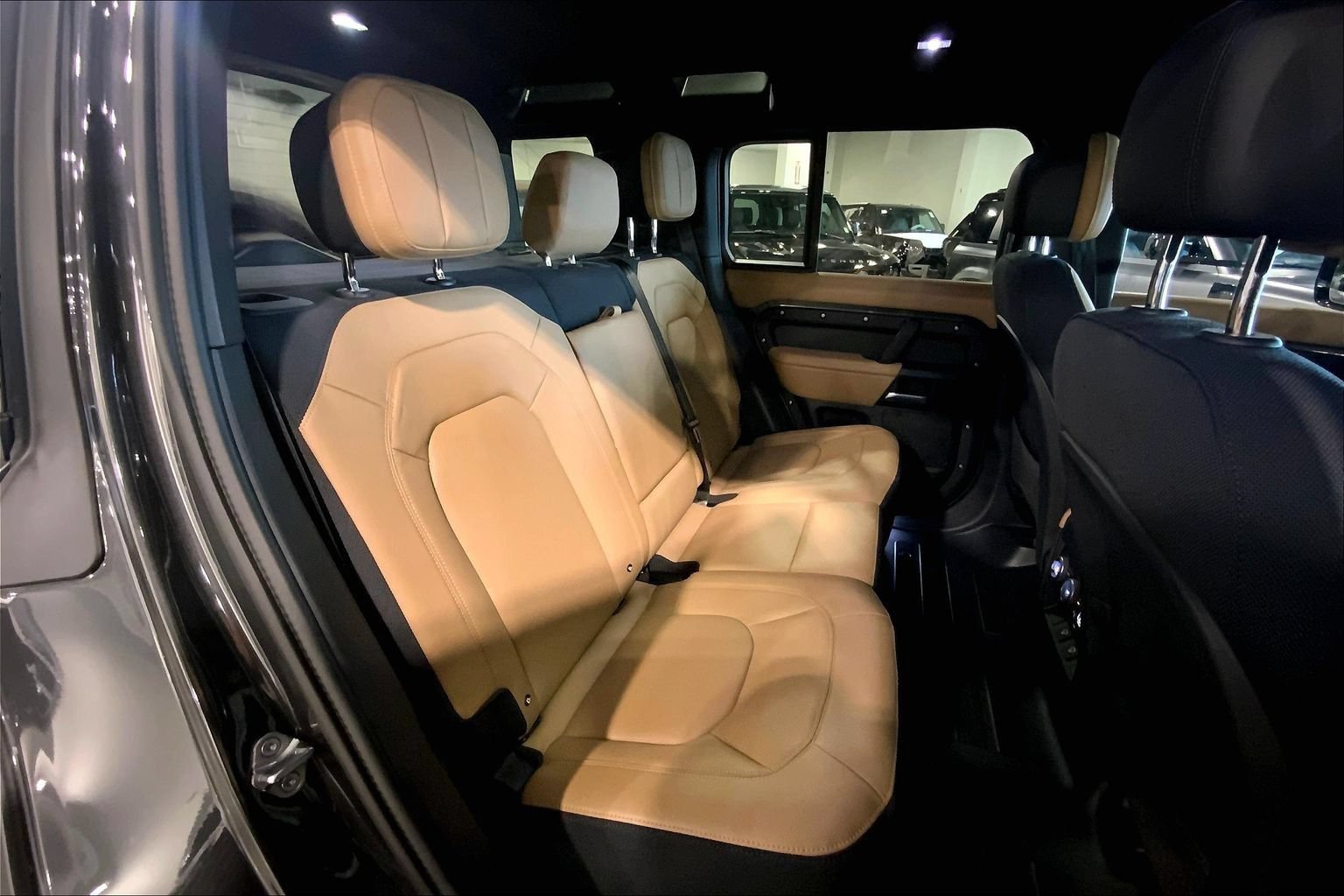 Certified 2025 Land Rover Defender 110 V8 AWD/4WD image 19