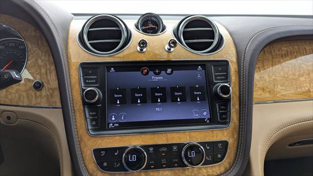 Used 2019 Bentley Bentayga AWD/4WD image 28