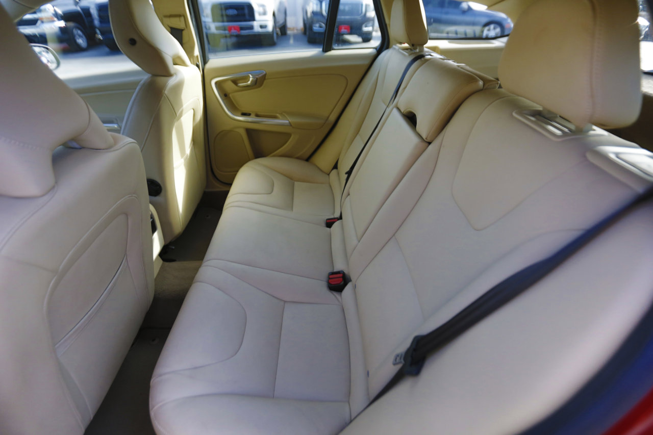 Used 2015 Volvo V60 T5 Premier Plus image 11