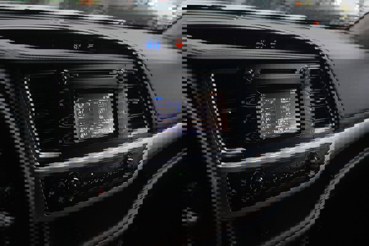 Used 2017 Toyota Highlander LE image 21