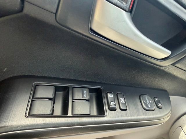 Used 2014 Toyota Camry LE FWD image 16