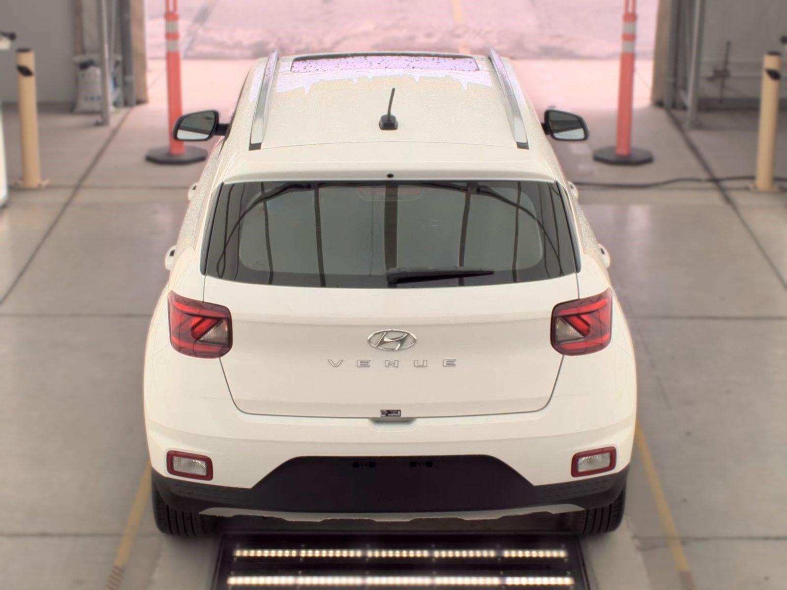 Used 2026 Hyundai Venue SEL FWD image 8