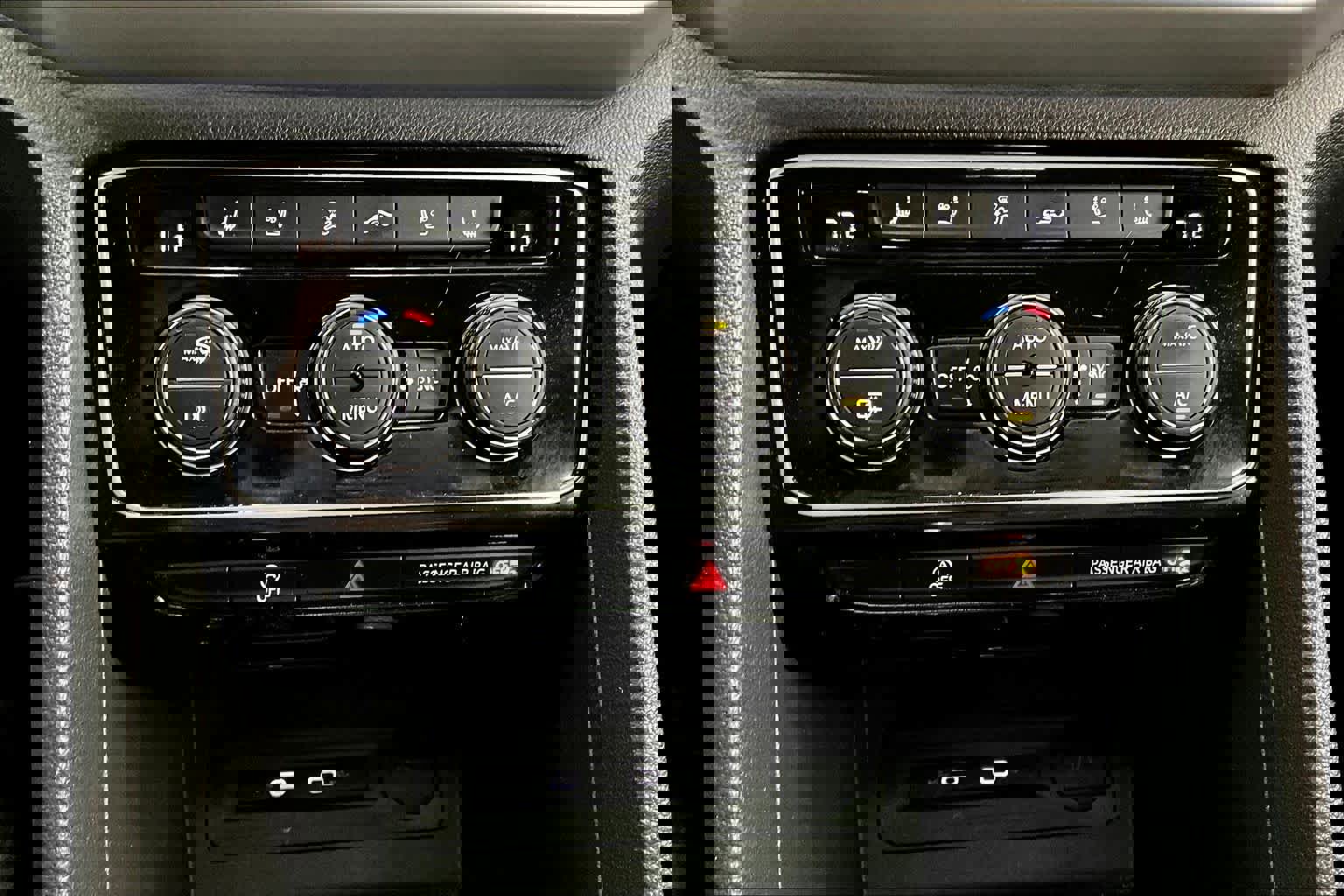 Used 2021 Volkswagen Atlas Cross Sport SEL Premium image 36