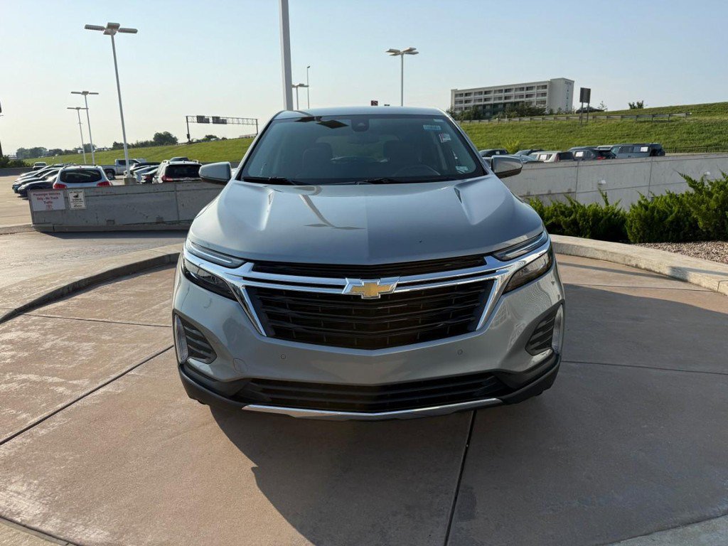 Used 2024 Chevrolet Equinox LT w/ LPO, Floor Liner Package FWD image 12