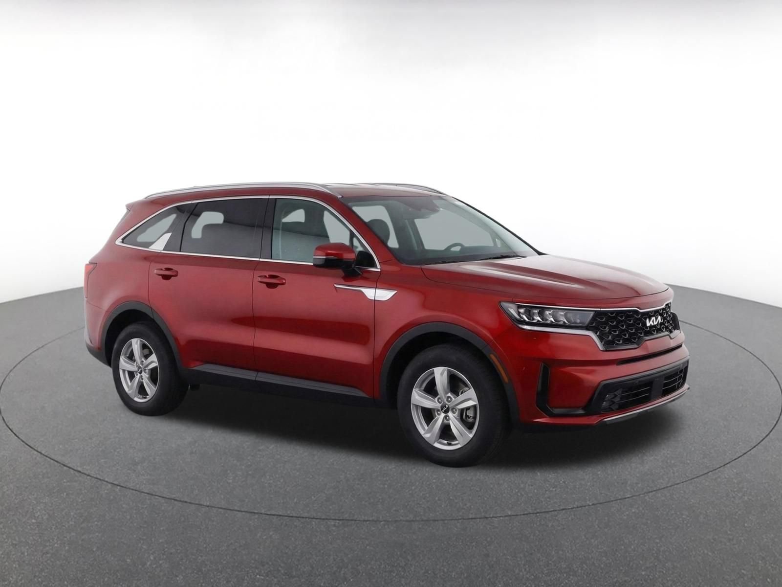 Used 2023 Kia Sorento LX FWD image 2