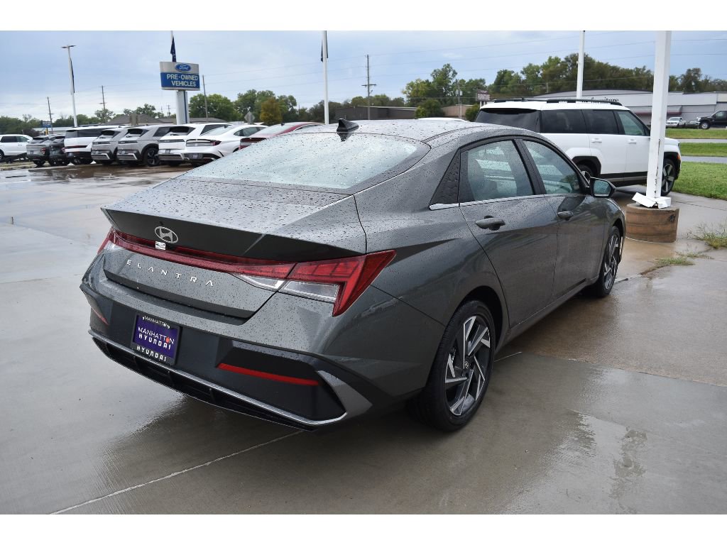 New 2025 Hyundai Elantra SEL image 5