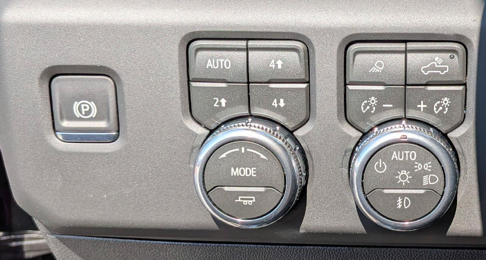 New 2026 GMC Sierra 2500 Denali Ultimate w/ LPO, Black Badging Package AWD/4WD image 16