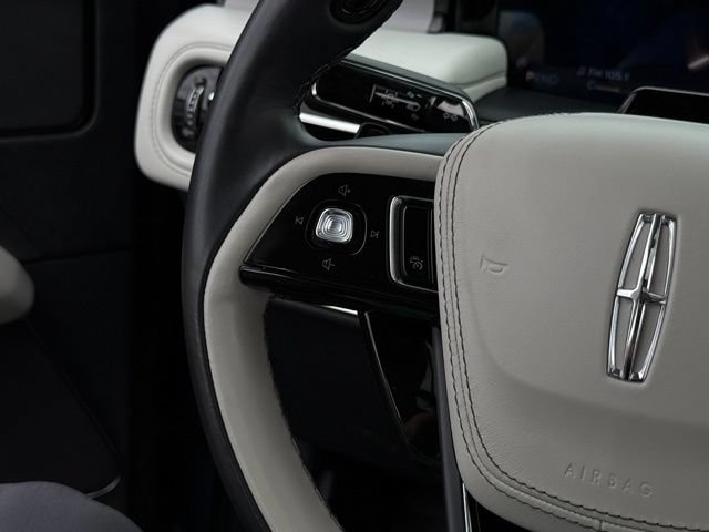 Used 2025 Lincoln Aviator Reserve w/ Jet Appearance Package AWD/4WD image 12