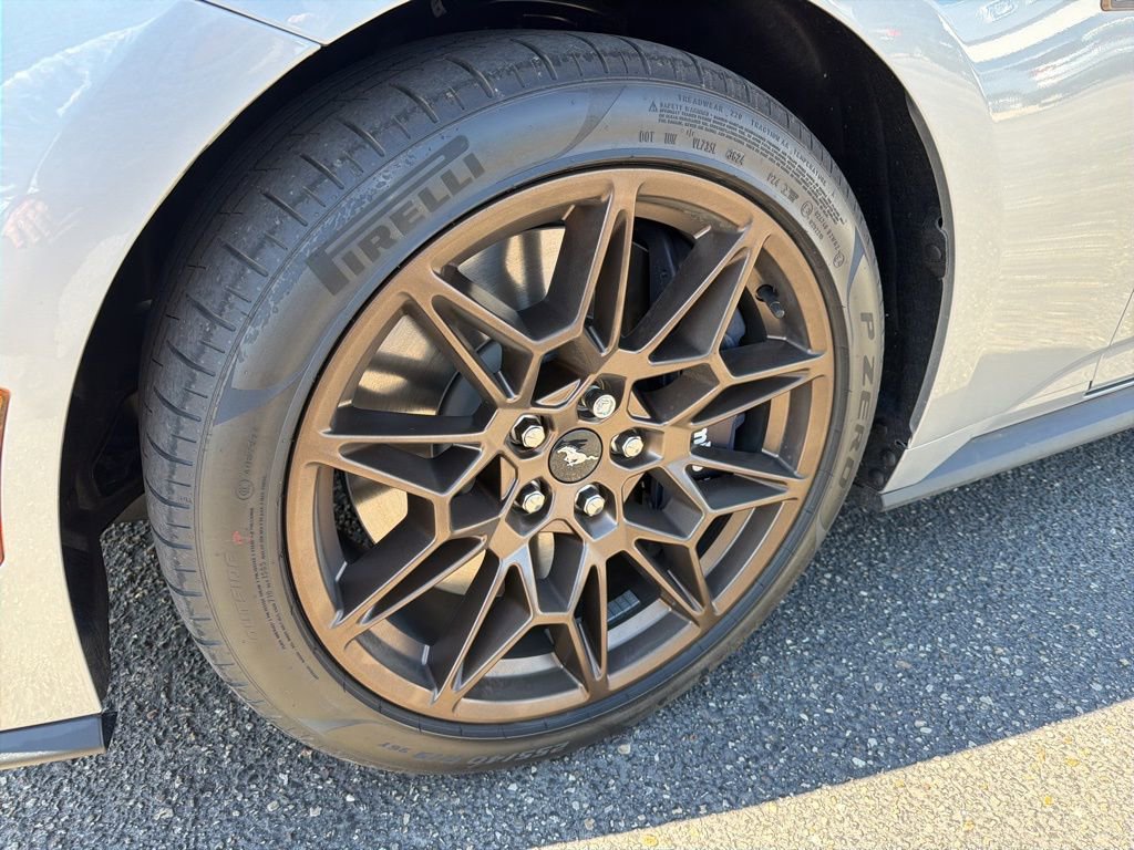 Used 2025 Ford Mustang GT Premium w/ GT Performance Package image 9