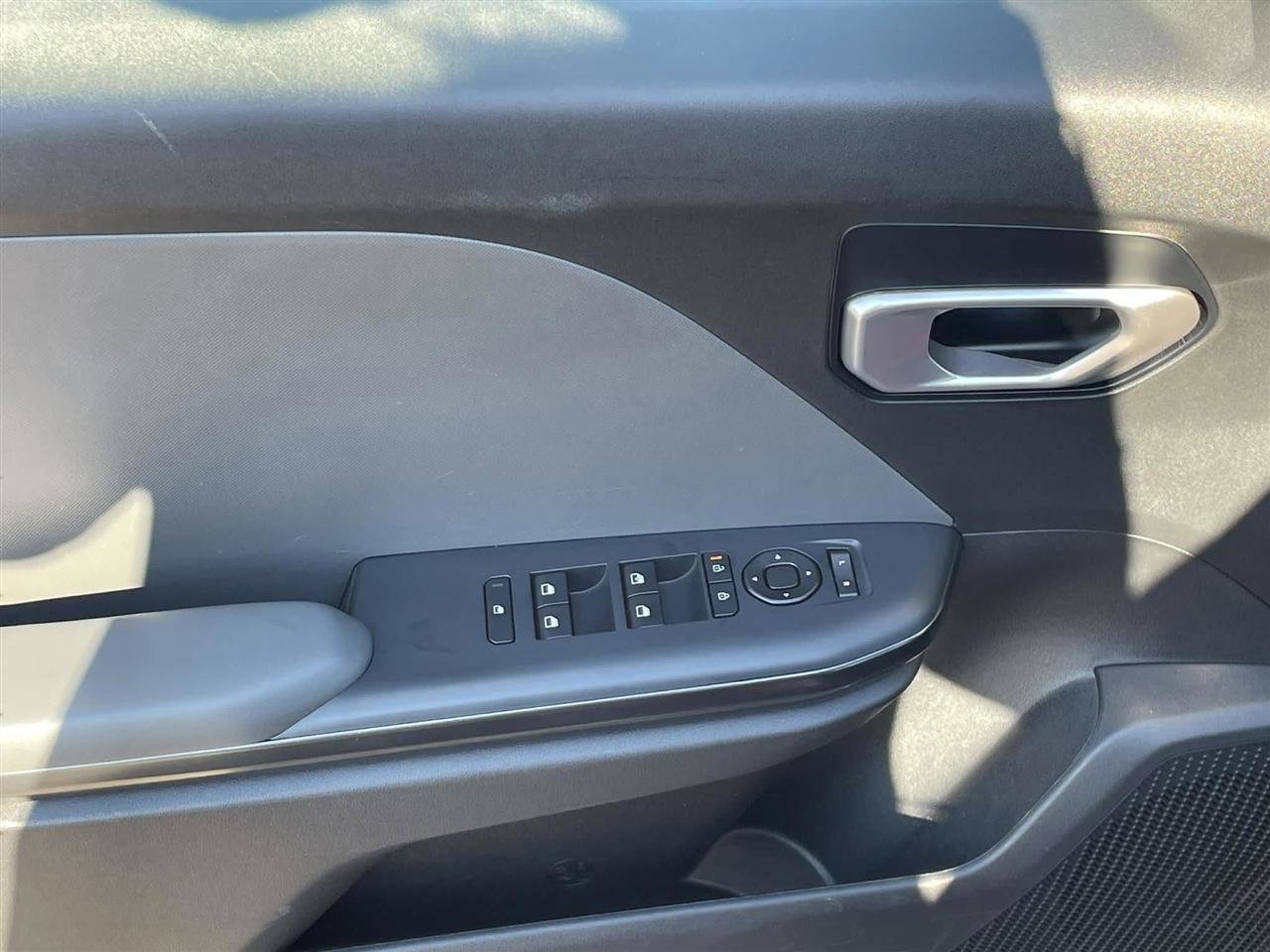 Used 2025 Kia K4 LX image 13