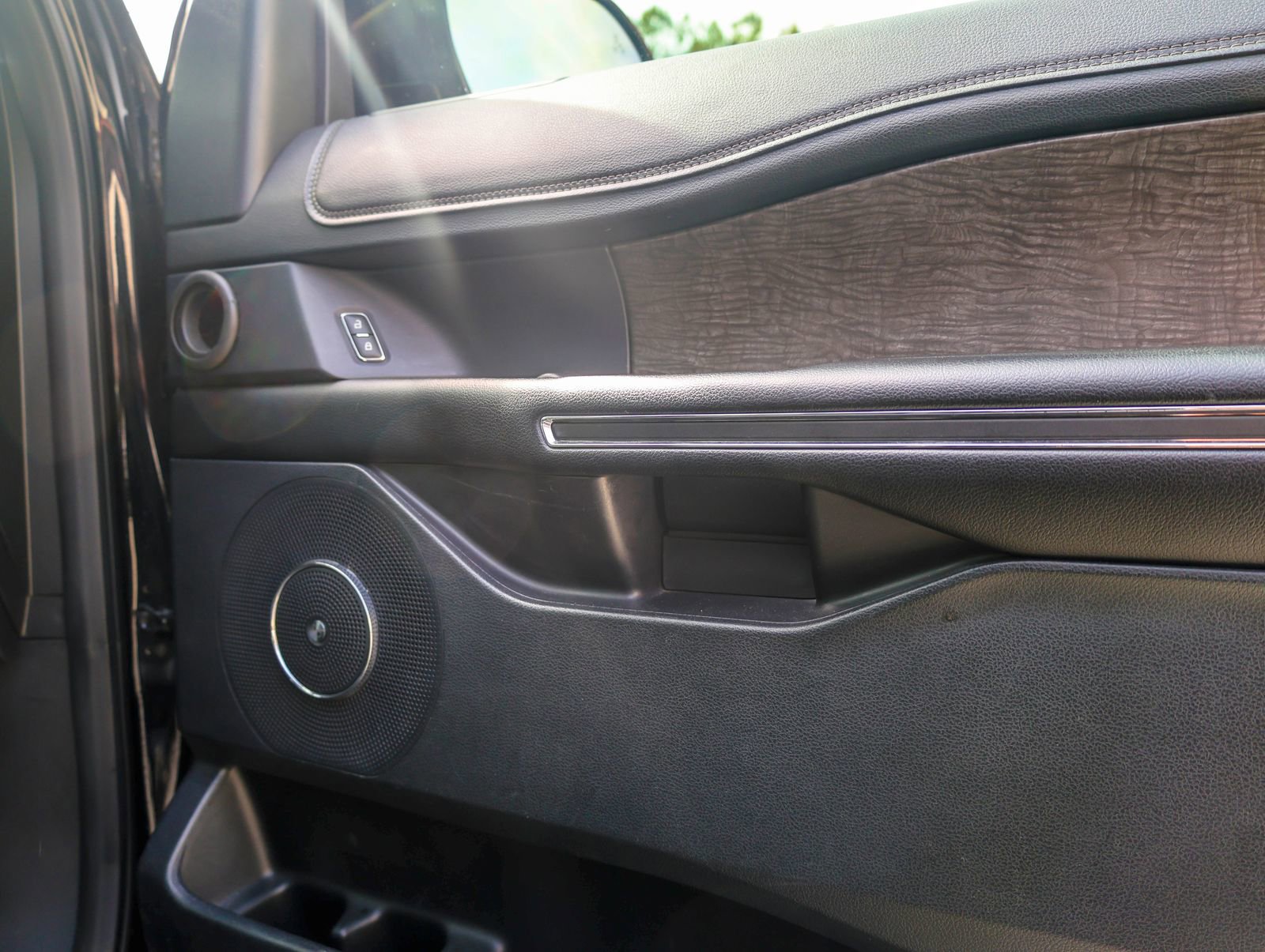 Used 2019 Ford Expedition Limited w/ Equipment Group 302A image 15