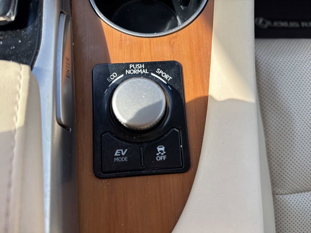 Used 2017 Lexus RX 450h AWD image 20