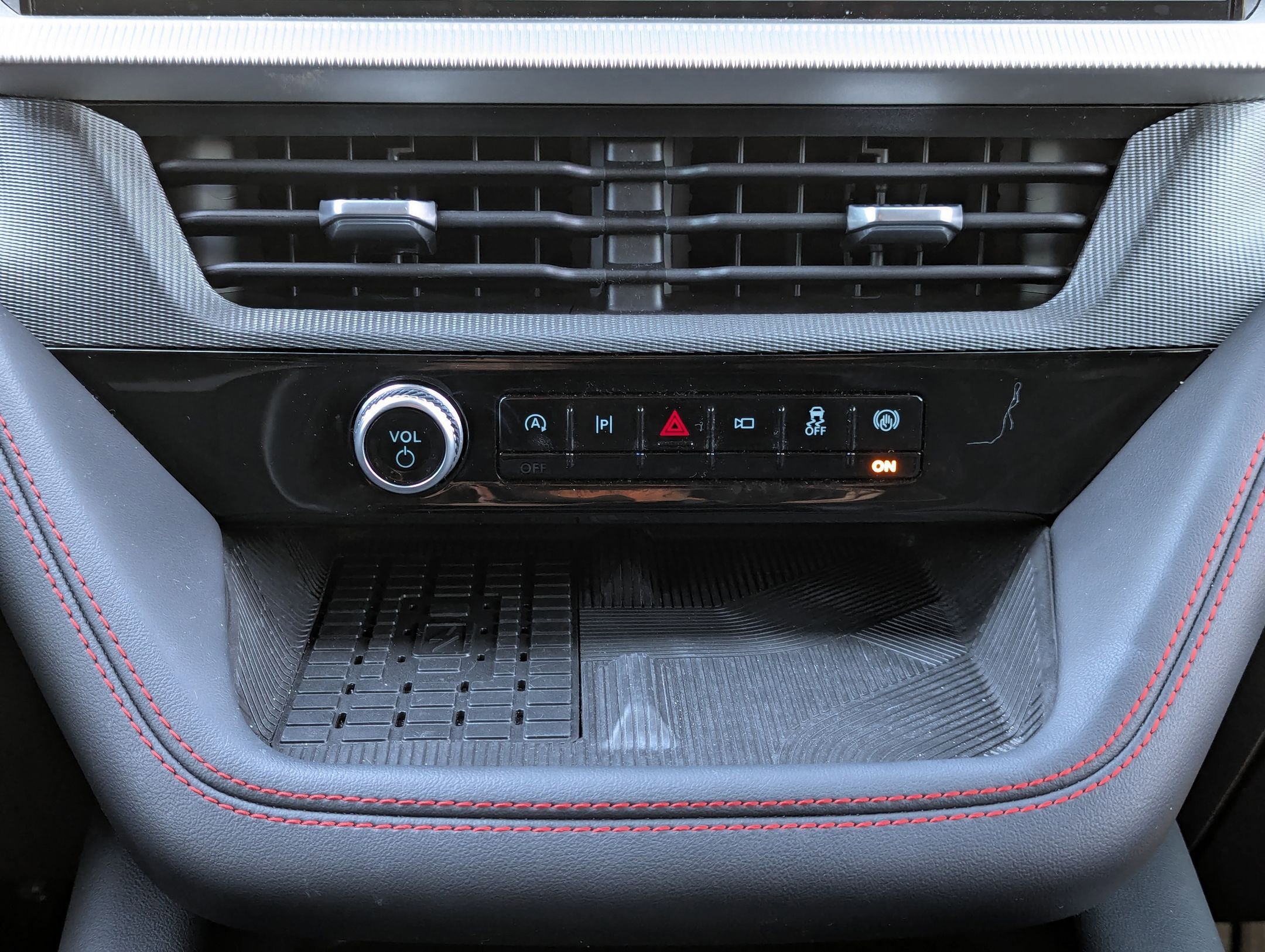 Used 2025 Ford Explorer ST image 18