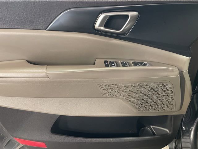 Used 2025 Kia Carnival image 13