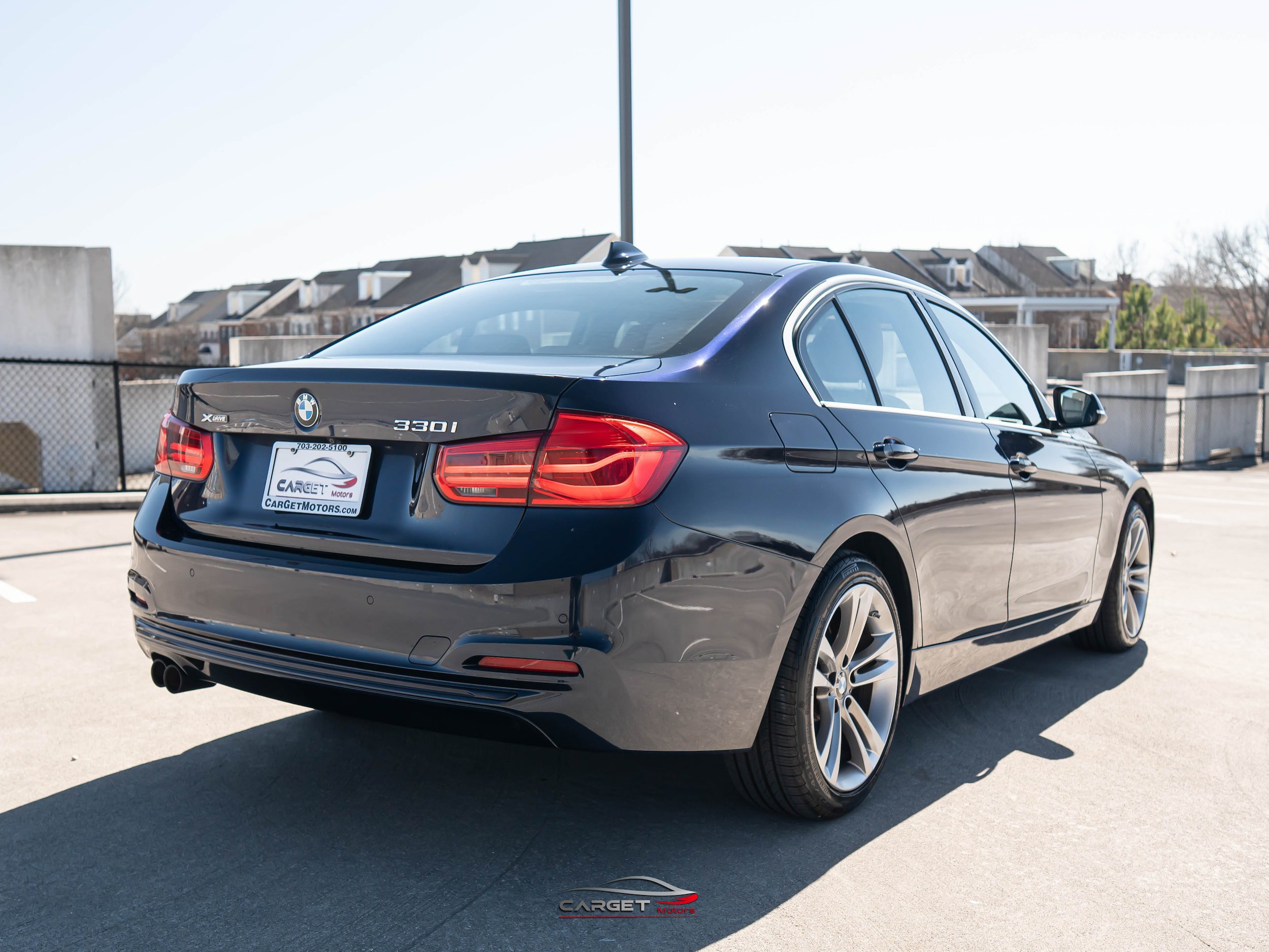 Used 2017 BMW 330i xDrive Sedan AWD/4WD image 7