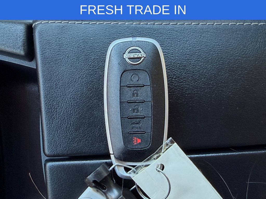 Used 2025 Nissan Rogue SL AWD/4WD image 18