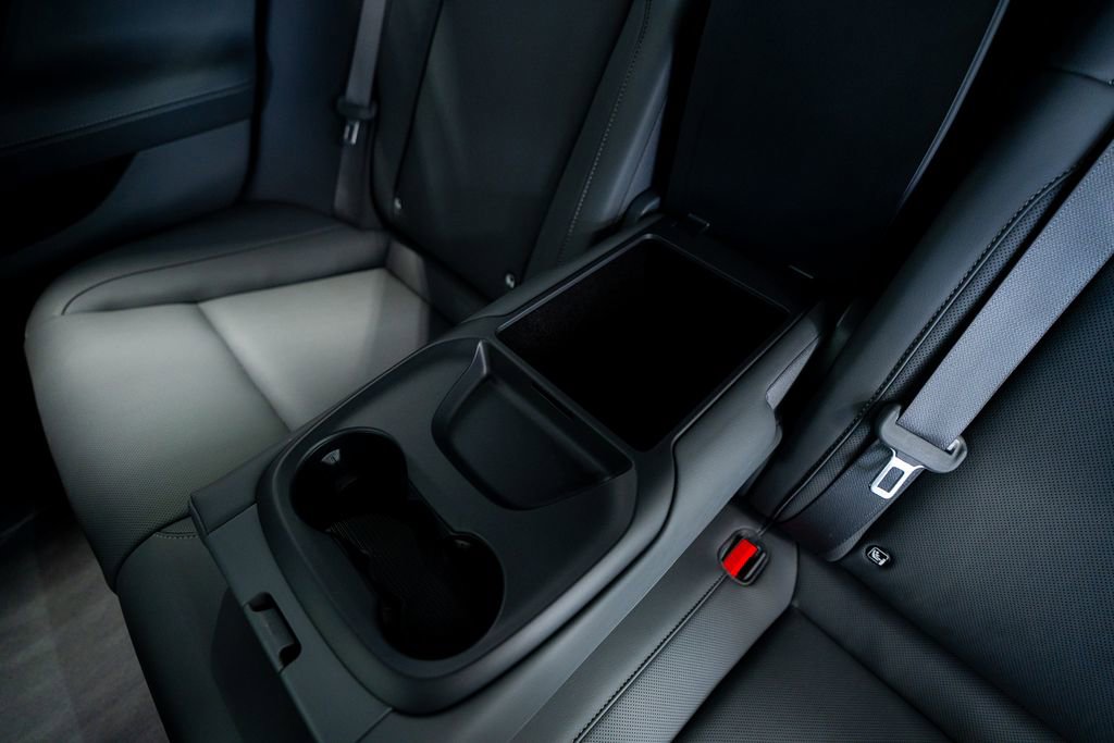Used 2024 Lucid Air Pure RWD image 43