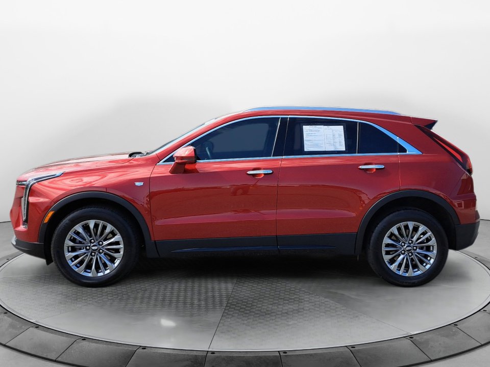 Used 2025 Cadillac XT4 Premium Luxury w/ Cold Weather Package FWD image 4