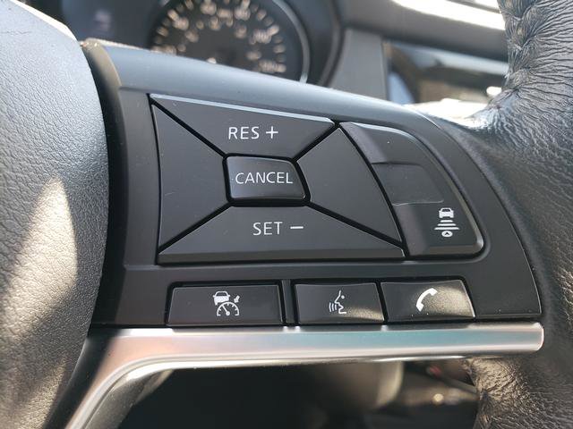 Used 2018 Nissan Rogue SV w/ Sun & Sound Touring Package AWD/4WD image 23