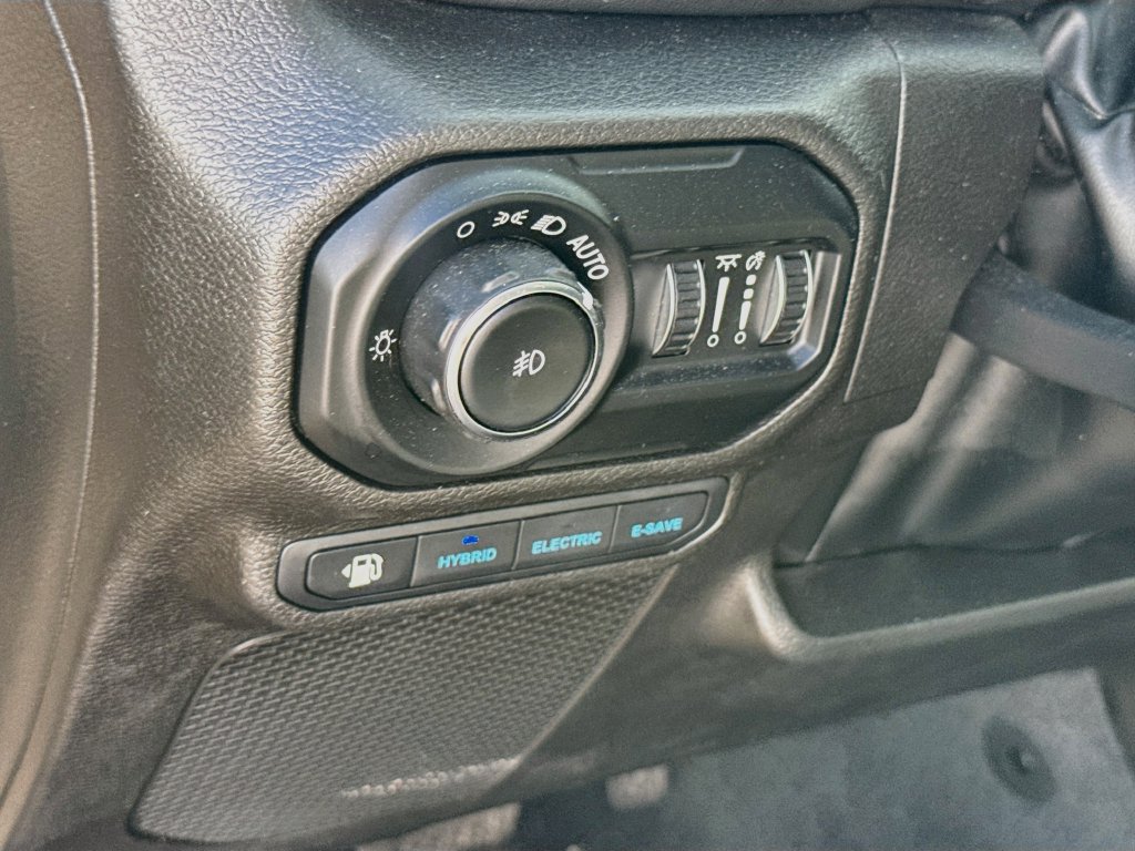 Used 2022 Jeep Wrangler Unlimited Rubicon 4xe w/ Dual Top Group AWD/4WD image 11