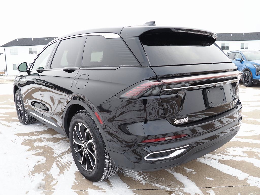 Used 2025 Lincoln Nautilus Premier image 18